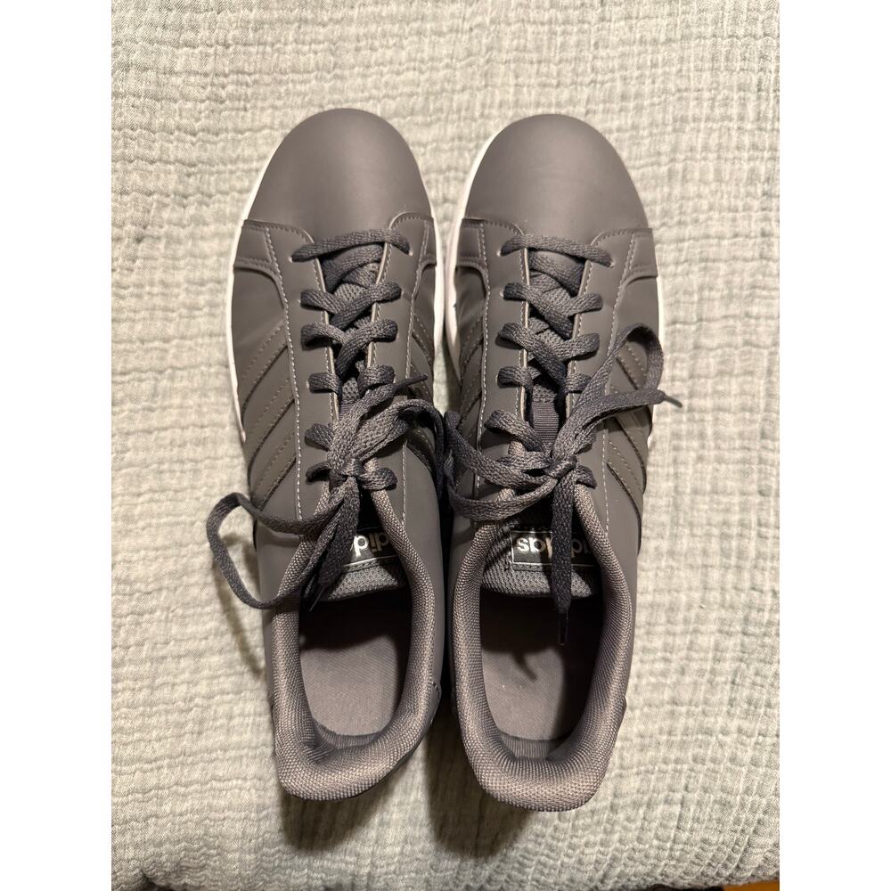 Adidas NWOT Grand Court Carbon Iron Metallic Sneaker Mens Size 7
